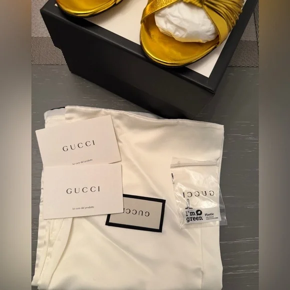 Gucci Women's Crawford Metallic Leather Sandals 38.5 - Picture 15 of 16